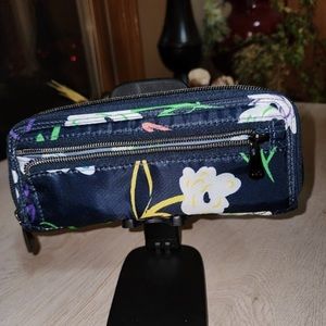 COPY - Lug wallet used a week very good condition